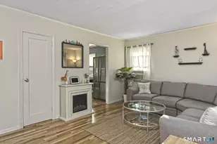 105 Skyline Dr, West Haven, CT 06516 - Photo 9