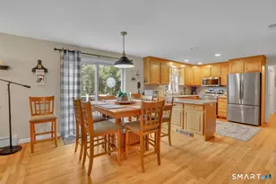 37 Woodfields Dr, Tolland, CT 06084 - Photo 9