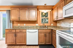 8 Grove Ct, Branford, CT 06405 - Photo 11