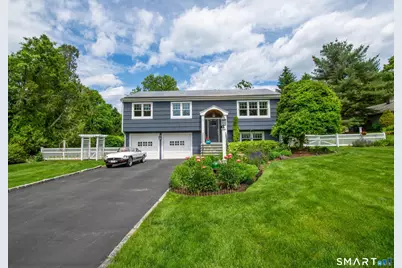 11 Crestwood Drive, Easton, CT 06612 - Photo 1