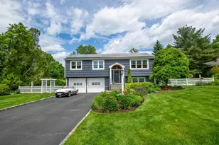 11 Crestwood Dr, Easton, CT 06612 - Photo 1