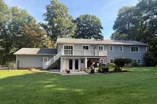 14 Watrous Ln, Woodbridge, CT 06525 - Photo 5