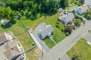 30 Lansing Ave, Trumbull, CT 06611 - Photo 25