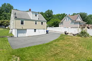 30 Lansing Ave, Trumbull, CT 06611 - Photo 21