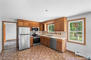 515 Gracey Ave, Meriden, CT 06451 - Photo 9