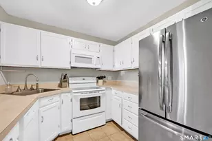 85 N Main St, East Hampton, CT 06424 - Photo 9