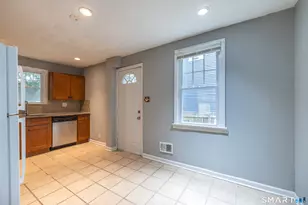 166 Earl Ave, Bridgeport, CT 06606 - Photo 5