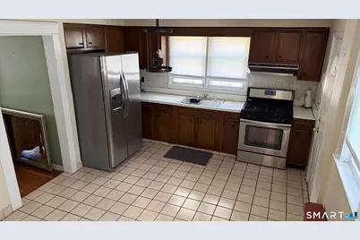 35 Faucett Street, Stamford, CT 06906 - Photo 11