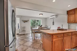 11 Candlewood Rd, New Fairfield, CT 06812 - Photo 7