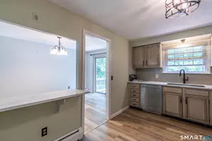 18 Crestwood Dr, East Hampton, CT 06424 - Photo 7