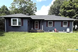 39 Grove St, Wallingford, CT 06492 - Photo 1