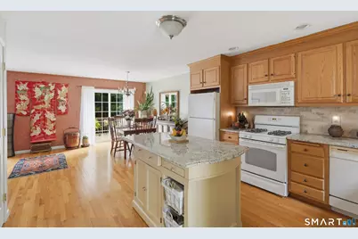 51-B Academy Lane, Southington, CT 06489 - Photo 5