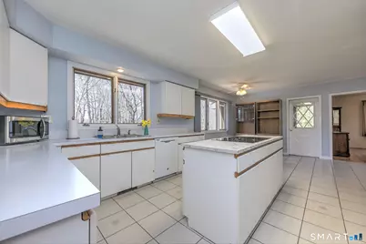 634 Aspen Lane, Orange, CT 06477 - Photo 11