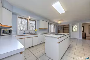 634 Aspen Ln, Orange, CT 06477 - Photo 11