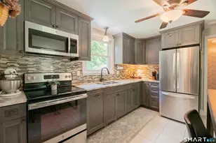 100 Jacobs Terrace, Middletown, CT 06457 - Photo 7