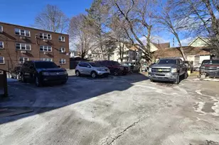 172 Bond St, Hartford, CT 06114 - Photo 3
