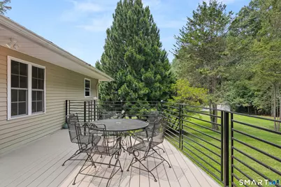 90 Meadowlawn Road, Stratford, CT 06614 - Photo 9