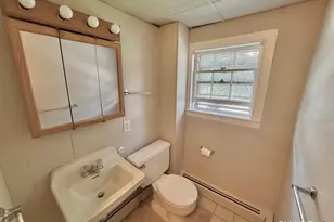 25 Center St, Milford, CT 06460 - Photo 9
