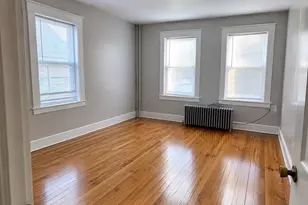 142 Portland St, Middletown, CT 06457 - Photo 3