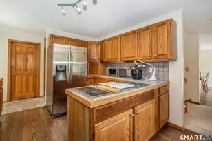 5 Timberwood Rd, West Hartford, CT 06117 - Photo 19