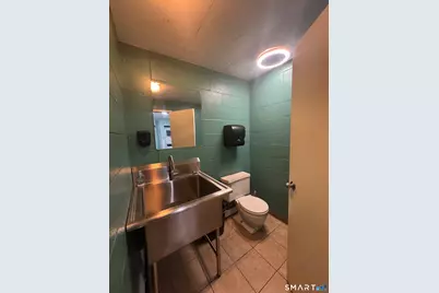 2370 North Avenue #4D, Bridgeport, CT 06604 - Photo 17