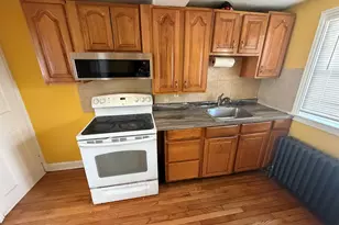 2 Barber St, Windsor, CT 06095 - Photo 5