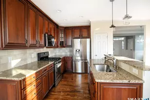 27 Warrington Round, Danbury, CT 06810 - Photo 5