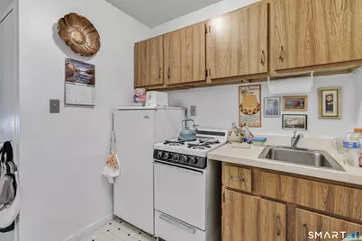 2370 North Avenue #8D, Bridgeport, CT 06604 - Photo 7