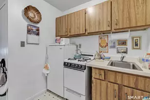 2370 North Ave, Bridgeport, CT 06604 - Photo 7