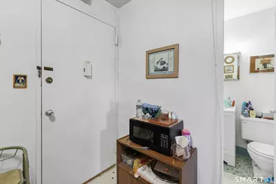 2370 North Avenue #8D, Bridgeport, CT 06604 - Photo 9