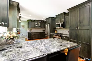 21 Twin Cir Dr, Trumbull, CT 06611 - Photo 3