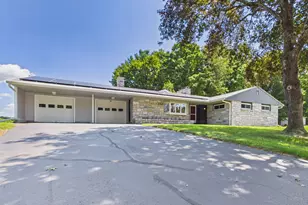 29 Vandall St, Thompson, CT 06255 - Photo 1