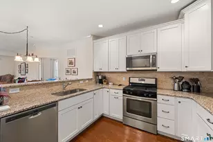 714 Center Meadow Ln, Danbury, CT 06810 - Photo 3