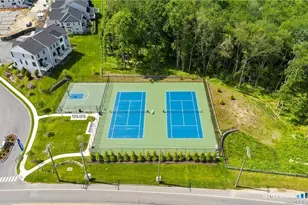 714 Center Meadow Ln, Danbury, CT 06810 - Photo 27