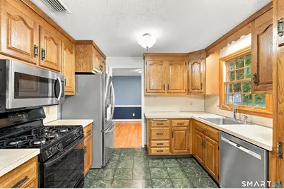 102 Clarendon Terrace, Newington, CT 06111 - Photo 13