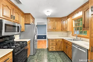 102 Clarendon Terrace, Newington, CT 06111 - Photo 13