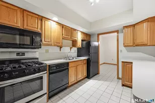33 Langdon Ct, Berlin, CT 06037 - Photo 7