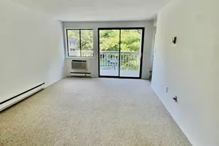 7 Padanaram Rd, Danbury, CT 06811 - Photo 3
