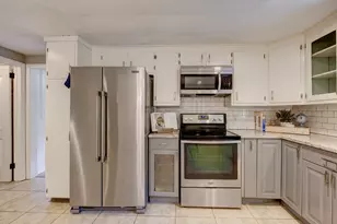 1029 Hopewell Rd, Glastonbury, CT 06073 - Photo 9
