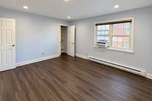 240 Wardwell St, Stamford, CT 06902 - Photo 11