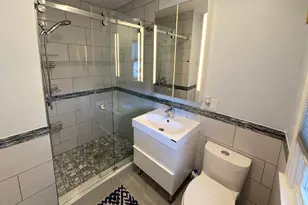 240 Wardwell St, Stamford, CT 06902 - Photo 5
