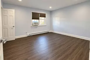 240 Wardwell St, Stamford, CT 06902 - Photo 9