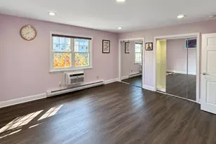 240 Wardwell St, Stamford, CT 06902 - Photo 9