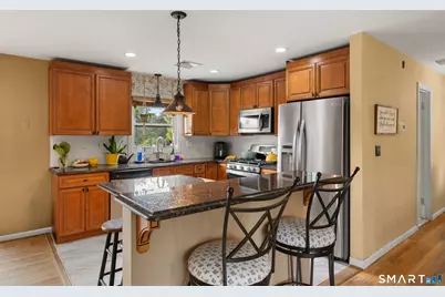 8 Meadow Drive, Oxford, CT 06478 - Photo 7