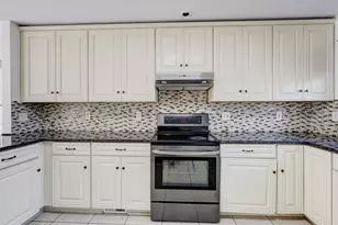 29 Fenwood Ave, West Hartford, CT 06110 - Photo 11