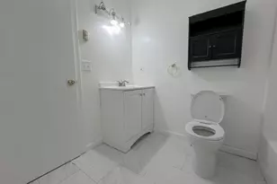 28 Santoro St, Waterbury, CT 06704 - Photo 7