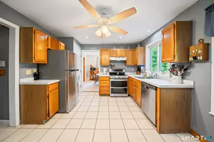 1 Lake Dr, Oxford, CT 06478 - Photo 7