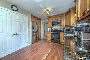 30 Dartmouth Dr, Shelton, CT 06484 - Photo 11