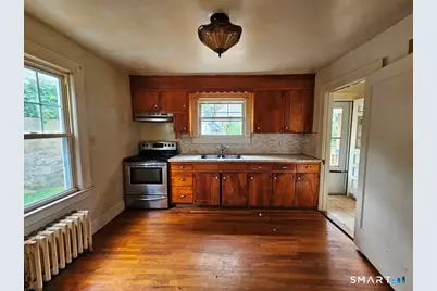 112 Vauxhall Street, New London, CT 06320 - Photo 9