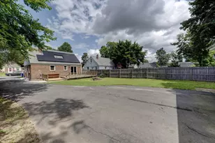 19 Beckwith Dr, Plainville, CT 06062 - Photo 3